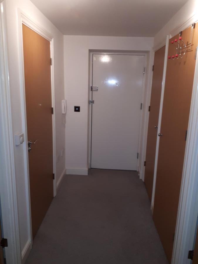 Howlands Bright 2 Bed 2 Bath Apartment Balcony With Views Over Town Crawley  Exterior foto