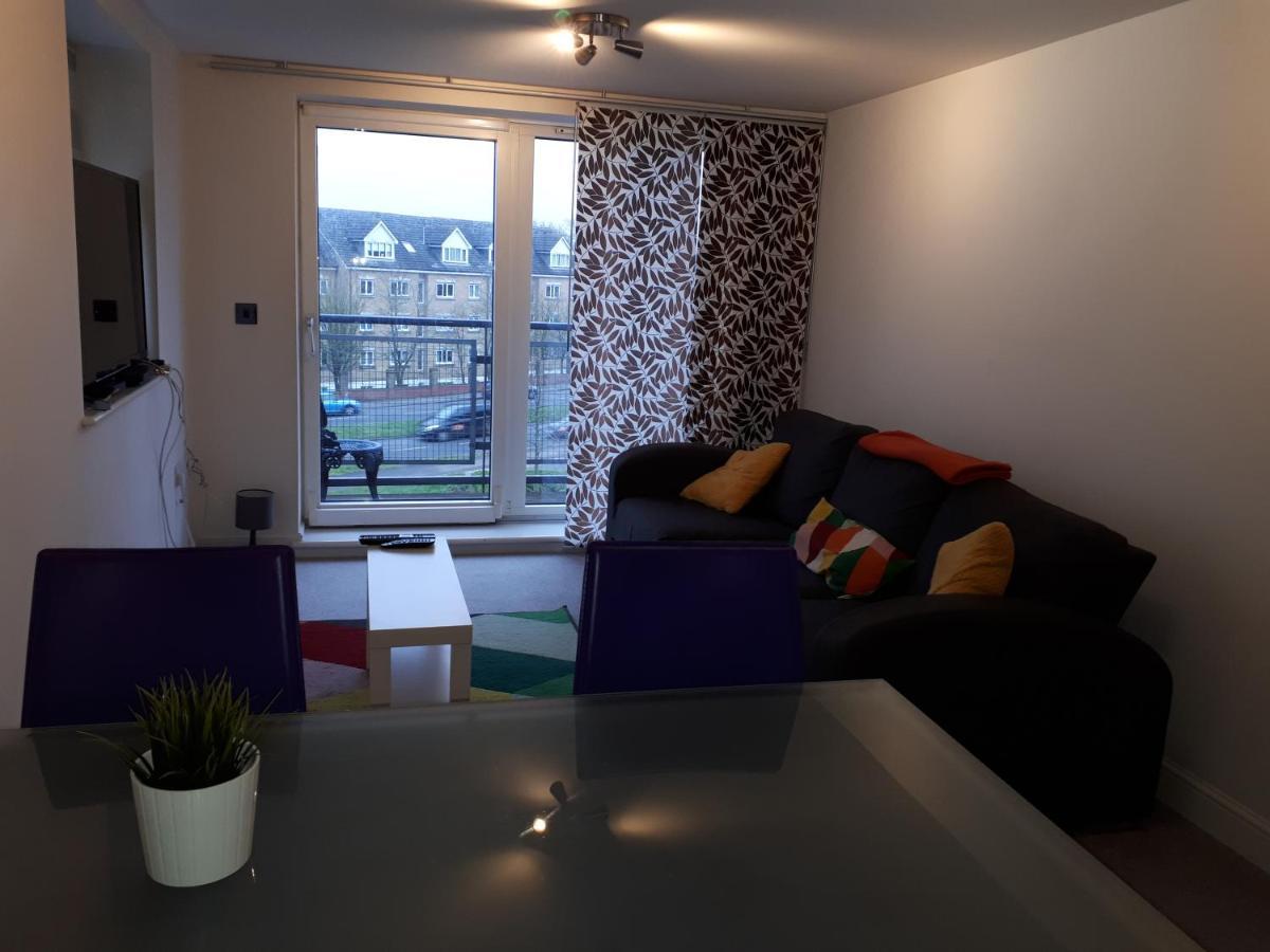 Howlands Bright 2 Bed 2 Bath Apartment Balcony With Views Over Town Crawley  Exterior foto